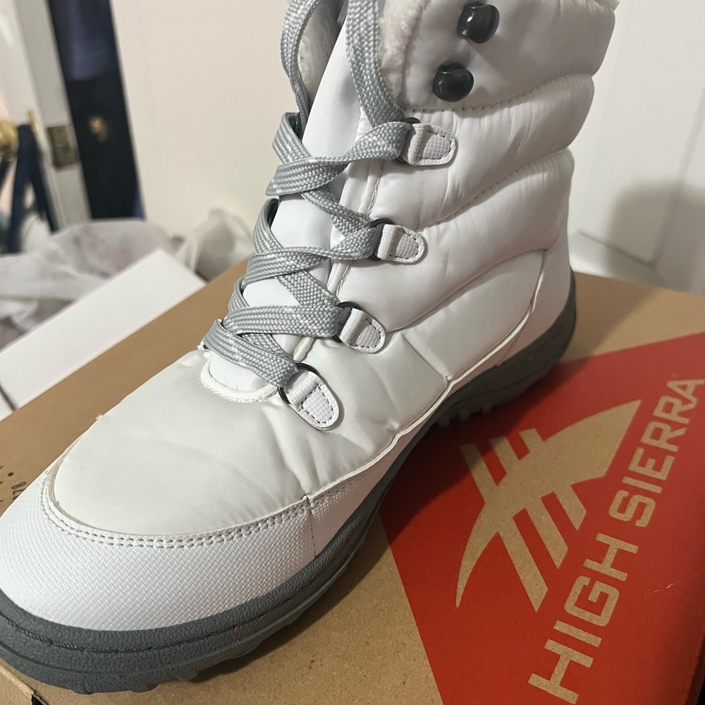 High Sierra White and Gray Winter Boots with Quilted Upper
